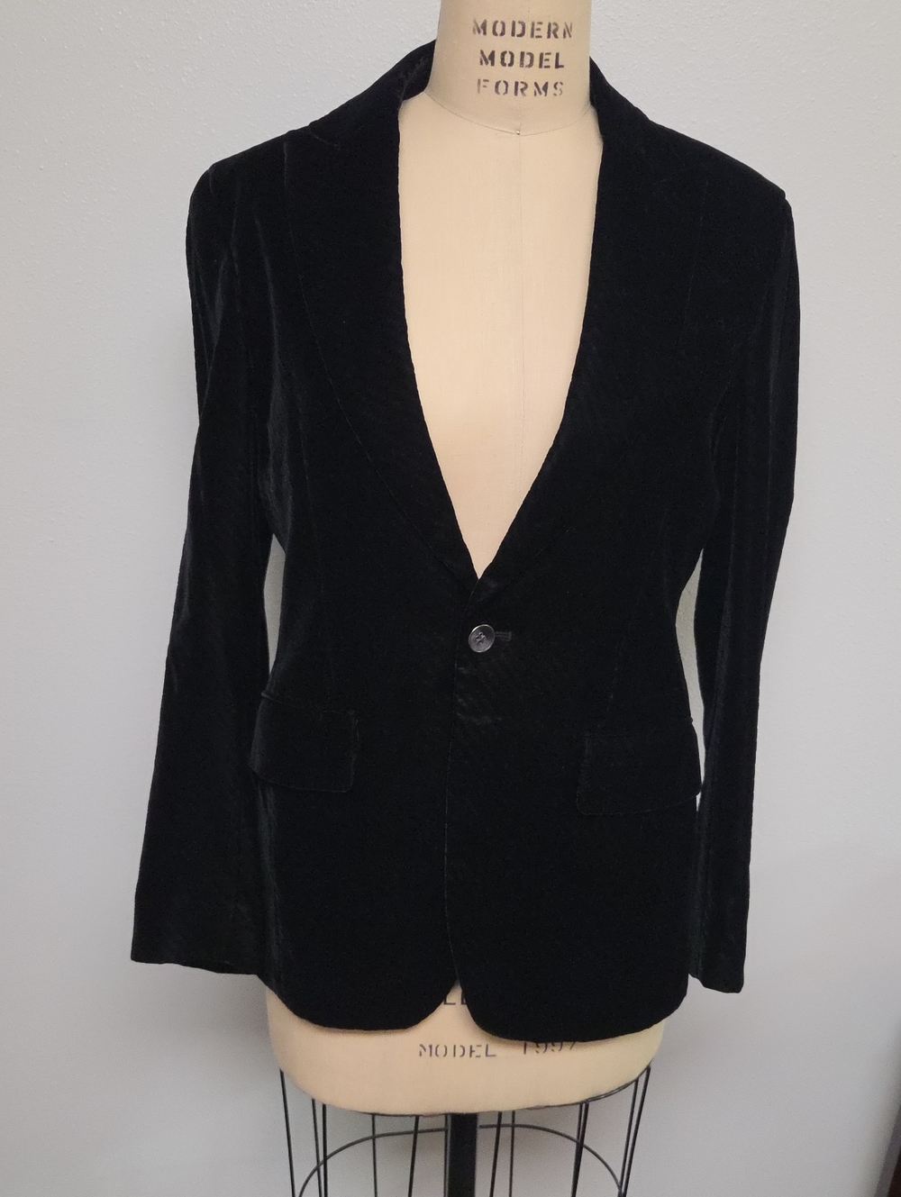 Black Velvet Single-Button Tailored Blazer